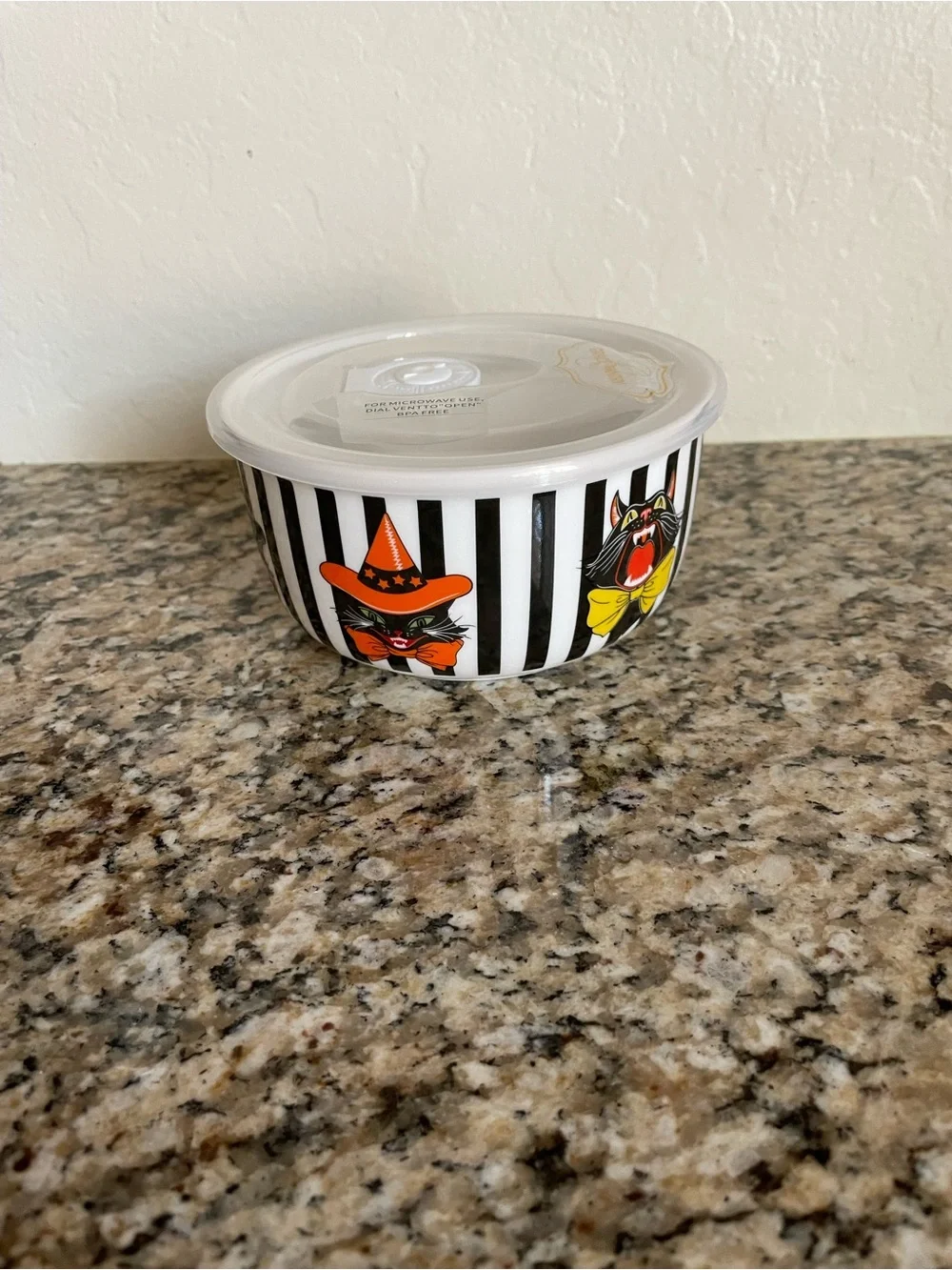 Halloween Black & White Striped Vintage Design Cat Vented 5” Bowl